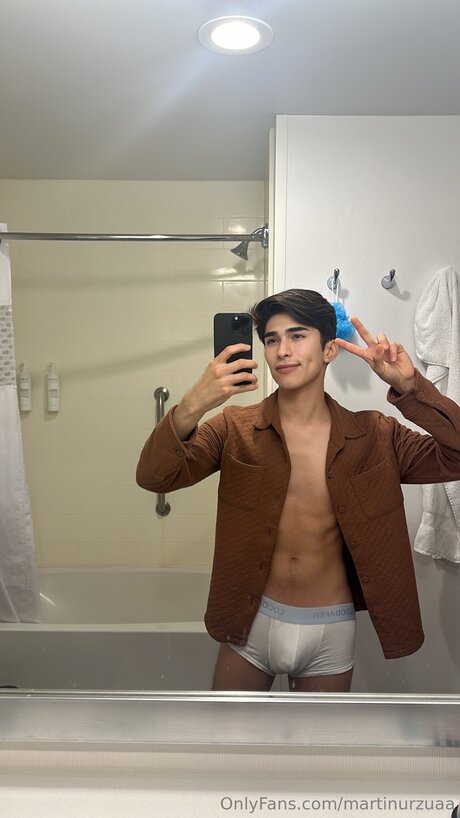 Martin Urzua ポルノモデル 画像