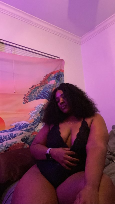 MaskedUpFiji セックスモデル 写真