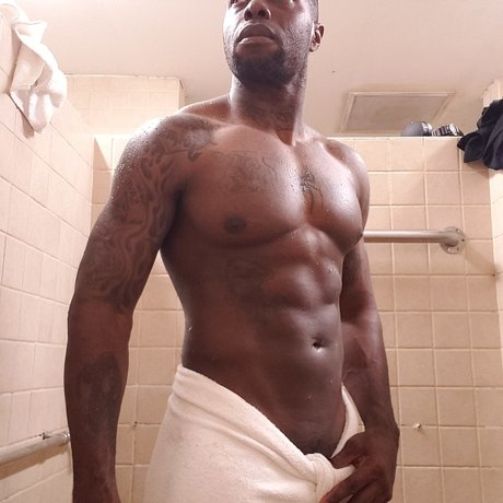 Dark Essential ヌード女優 画像