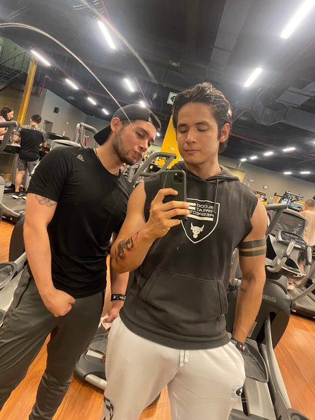 小人ヌードオンリーファンズ セックス 画像