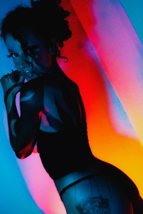 オンリーファンズでのセクスティング アートポルノ 写真