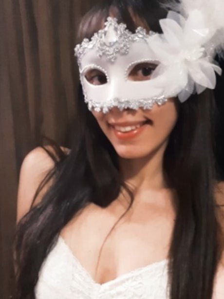 巨乳 パイズリ OnlyFans 無料セクシー 画像