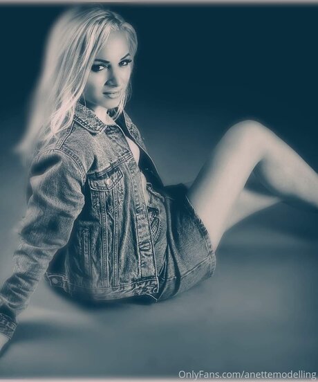 Aneta Hradecka ヌードのポルノスター 画像