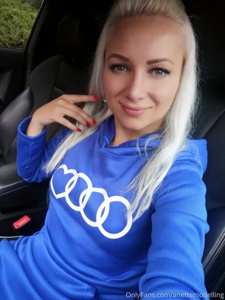 Aneta Hradecka 女優 写真