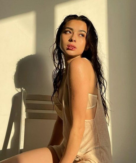 BBW フェイシャル OnlyFans アートxxx ギャラリー