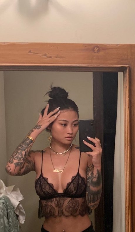 Mae Col 高品質女優 画像