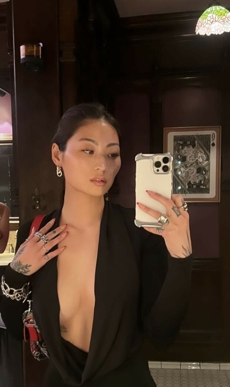 Mae Col セックススター 写真