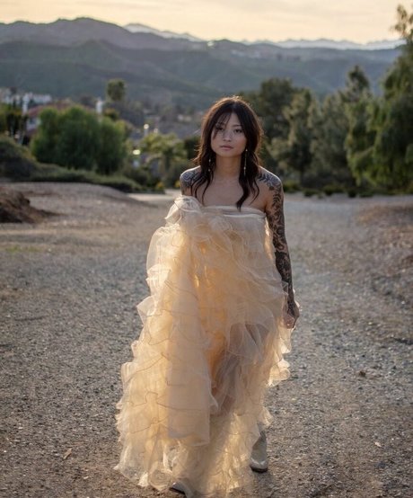 Mae Col セクシーなスター 画像