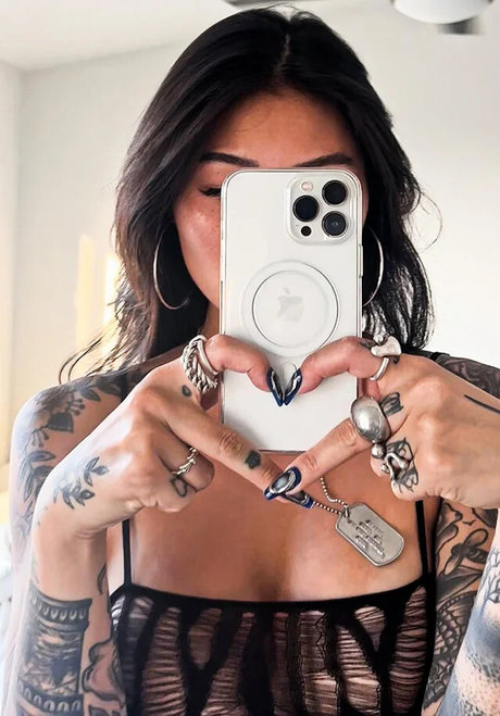 ルビーオンリーファン 美しいヌード 写真