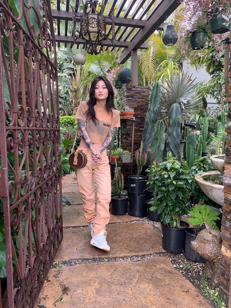 Mae Col ヌードモデル 写真