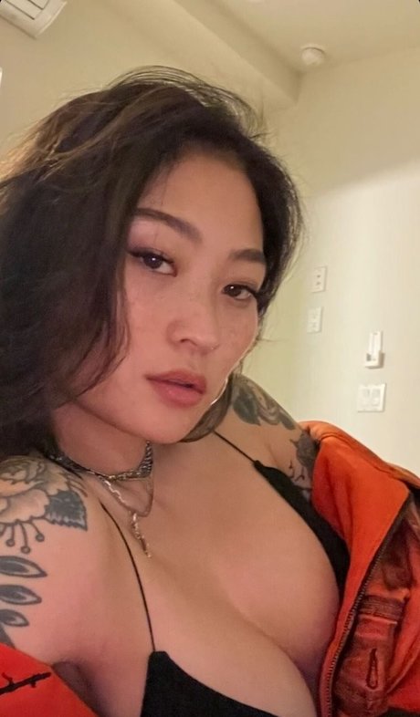 Mae Col 独占ポルノスター 写真