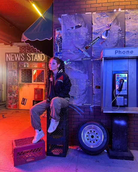 Mae Col ヌードモデル 画像