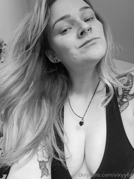 Vixyy64 ポルノスター ホット ギャラリー