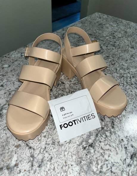 footivities ポルノスター アート ギャラリー