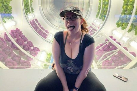 大学生のオンリーファンズ アートポルノ 写真