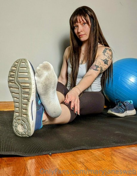 maryjanesweb 裸の女優 写真