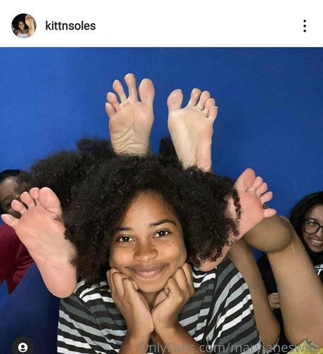 maryjanesweb ポルノスター 裸 写真