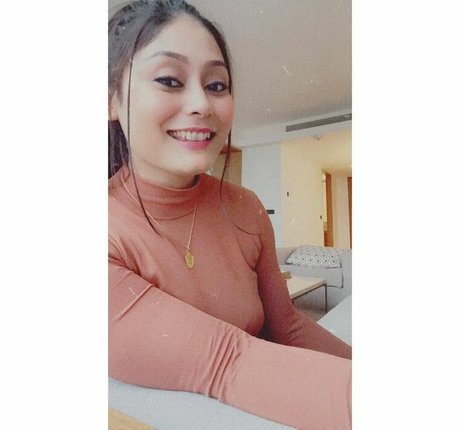 Real Goddessanna エロティックなモデル ギャラリー