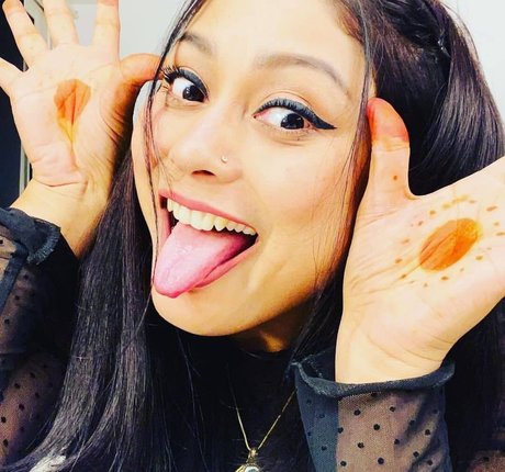 Real Goddessanna 独占ポルノスター アーカイブ