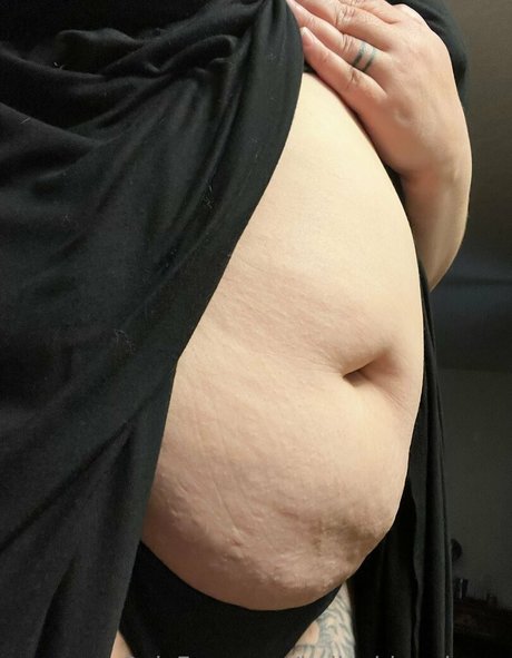 ポーグエボニーオンリーファンズ 無料 写真