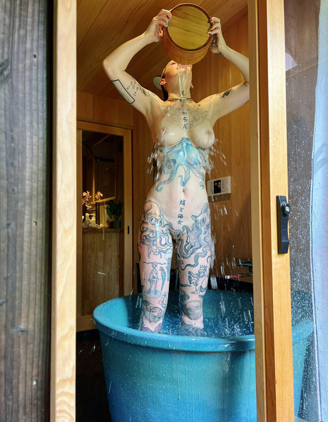 逆騎乗位 オンリーファンズ xxx 写真