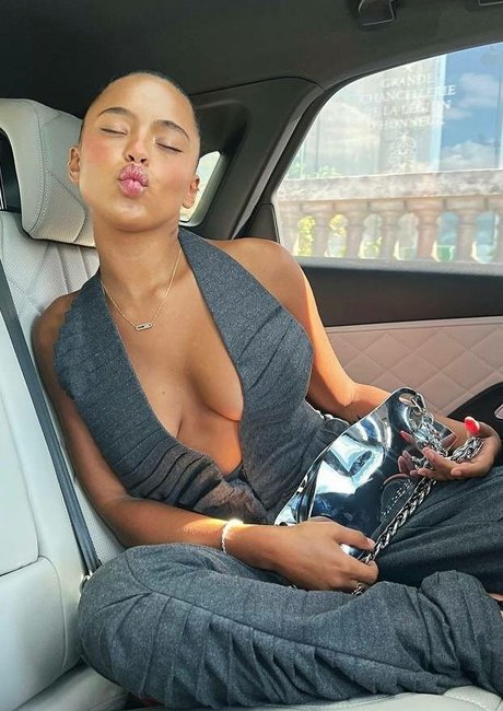 Paola Locatelli 最高のスター ギャラリー