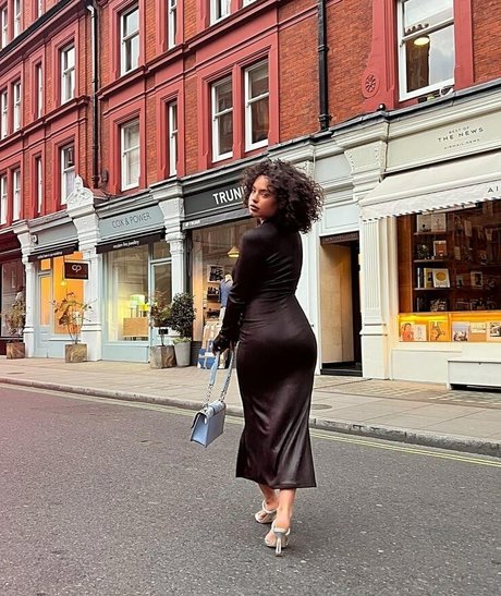 Paola Locatelli ポルノ女優 ギャラリー