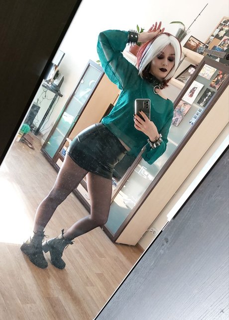 かわいいシーメールオンリーファンズ 無料エロ 写真