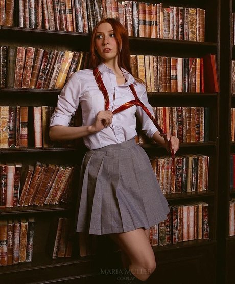 Maria Muller Cosplay ポルノモデル 画像