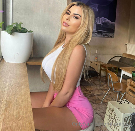 オイルを塗ったおっぱいOnlyFans セクシーxxx 写真