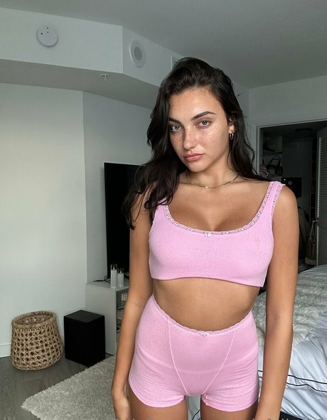 ティーンシーメールオンリーファンズ アートヌード 写真