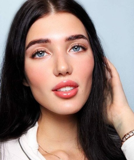 Alina Enero ポルノスター 写真