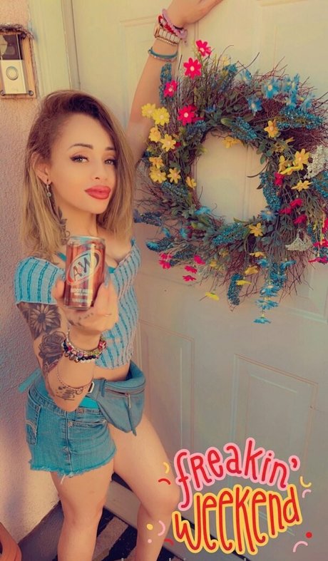 thehollyhendrix ヌードのポルノスター 画像