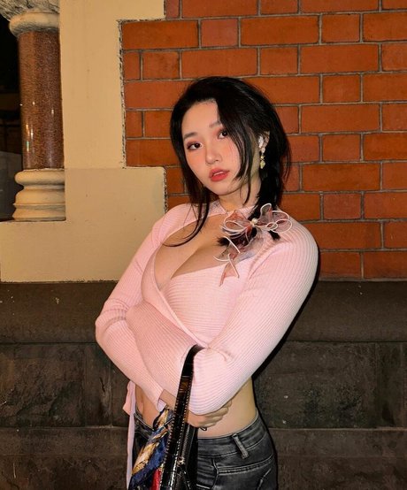 Vicki Mranrr HDポルノスター ギャラリー