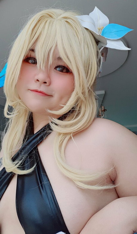 ピアス乳首オンリーファンズ アダルト ギャラリー