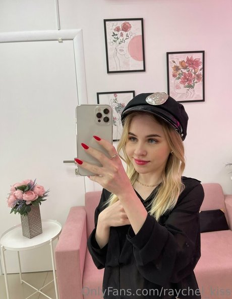 巨大なチンポを持つシーメールオンリーファンズ エロ 写真