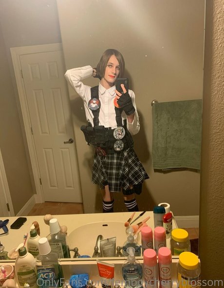 フェイシャルオンリーファンズ ホット裸 写真