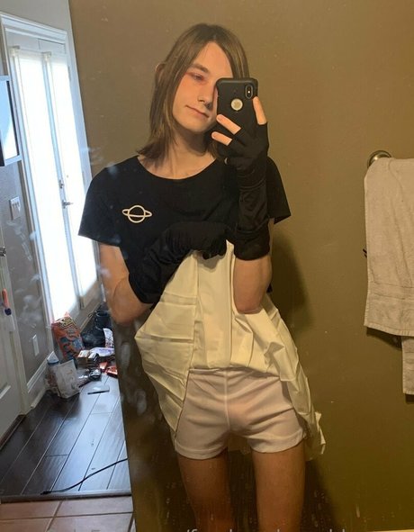 成熟した黒人女性オンリーファンズ ポルノ 画像