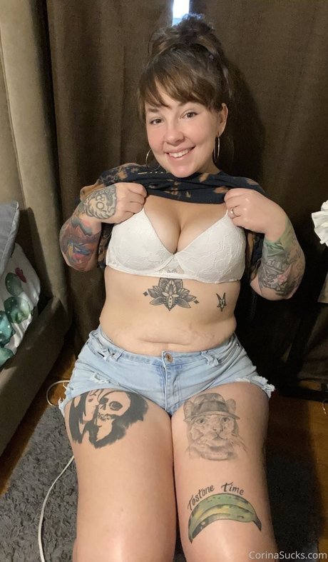 Corinasbooty スター ヌード 写真