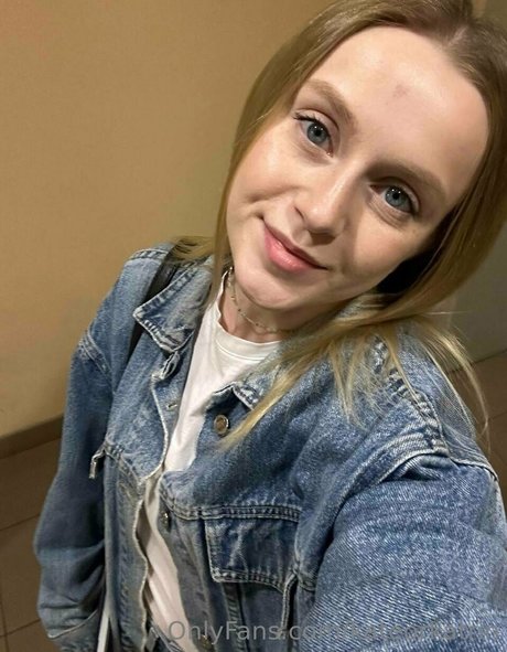 ベラルーシのファンのみ ポルノグラフィック ギャラリー