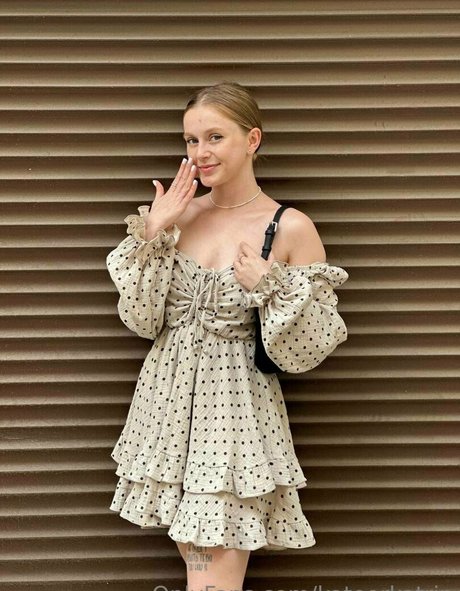 イギリスのプッシーOnlyFans 美しいxxx 写真