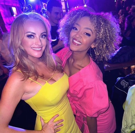 Katie McGlynn xxx女優 写真