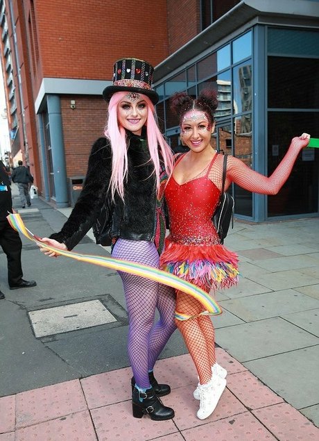 Katie McGlynn ホットスター 画像