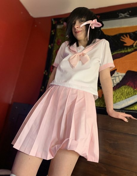 巨大な天然おっぱいオンリーファンズ ホットセクシー 画像