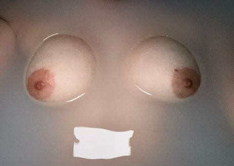 巨乳で曲線美のOnlyFans 無料 ギャラリー