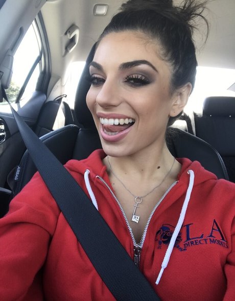 ゴス3P OnlyFans 美しい 写真