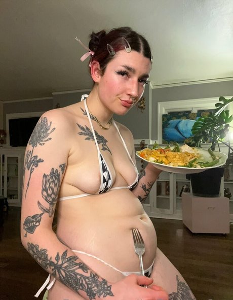 熟女クーガーオンリーファンズ エロチック 画像