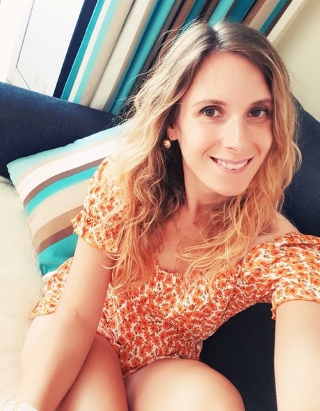 大きな黒い猫OnlyFans HD 写真