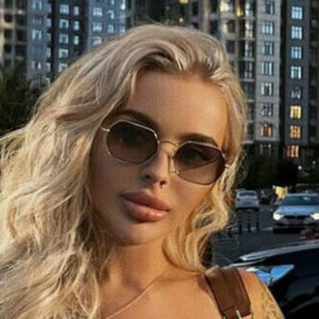 elise luna7 ポルノスター 写真