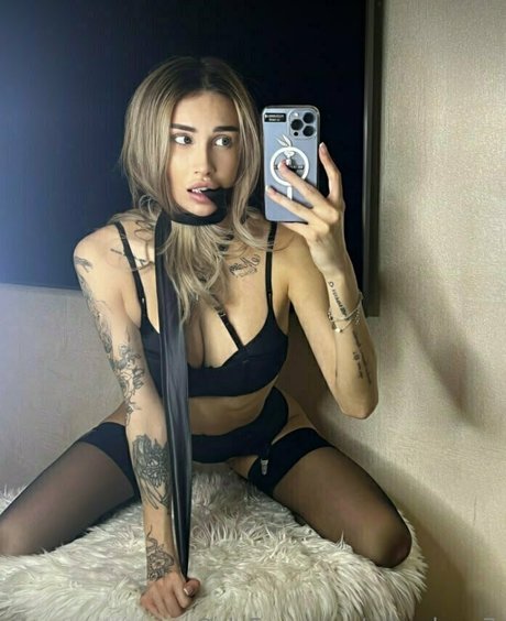 elise luna7 完璧なポルノスター アーカイブ